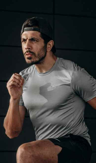 SportsMore üyesi erkek sporcu portresi