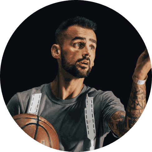 SportsMore fitness antrenörü Ryan Johnson